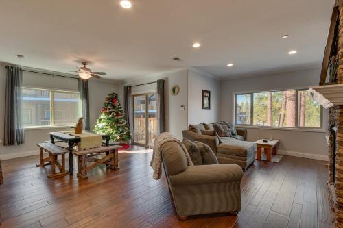 South Lake Tahoe Apartamento | 3987 - Upscale Townhouse Walk to Heavenly, Casino and Beach