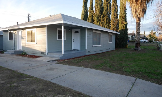 Fresno Casa | 3B/2Bth + Dinning in Historical Tower District