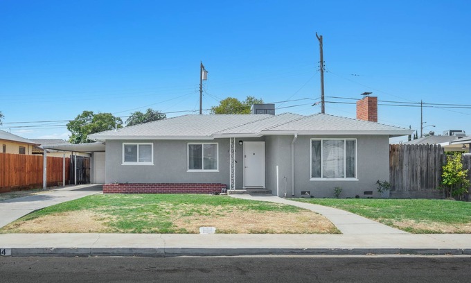 Raisin Casa | 3B/2Bth Fab Base to Nat'l Parks, EasyA to Airport