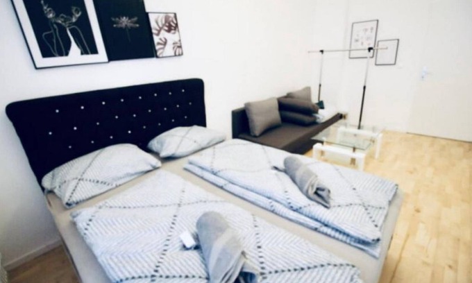 Leopoldstadt Apartamento | 3B Bedroom Apt, Up to 9P ; Only 10 Min to Augarten