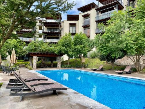 San Miguel de Allende Apartamento | 3BD 2BA, AC Pool, Gym, Parking and Security