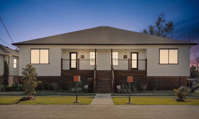 Milneburg Casa | 3BD/2BA with Bar & 24HR Security Patrol for Subdivision