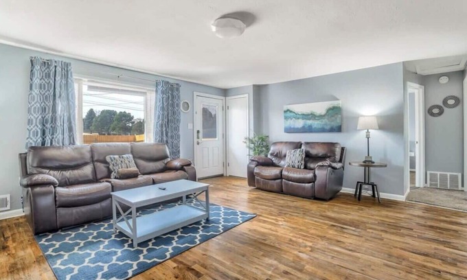 Southeast Colorado Springs Casa | 3BD Dog Friendly Mid-Term & Corporate Rental