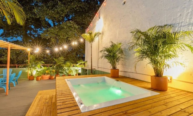 El Poblado Casa | 3BD House Manila, Private Jacuzzi and Pool table