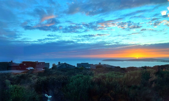 Bodega Bay Casa | 3bd2.5ba Ocean/Mountain View Single Level Spacious House sleeps 8