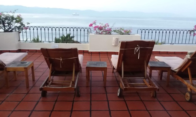 Marina Vallarta Complejo | 3BDR A Beach Oceanfront Suite at Vela's Vallarta. Hear the waves; walk to marina