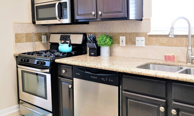 Stafford Casa | 3Bdrm 2.5Bath 5Beds - Near Downtown