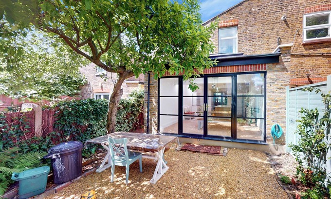Walpole Casa | 3Bed, 2.5Bath House w/ Garden near Hanwell Station