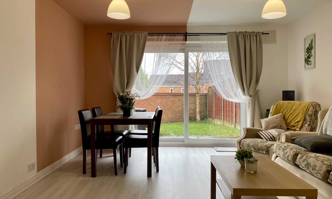 Wednesbury Casa | 3Bed House-Perfect for Contractors -WiFi -Parking