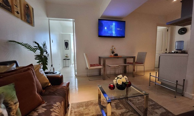Don Bosco Condominio | 3Bedroom 10pax Apartment with View and Balcony near Manila Airport