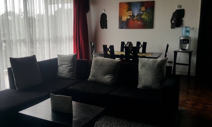 Lavington Apartamento | 3 dormitorios 3 baños más cuarto de servicio