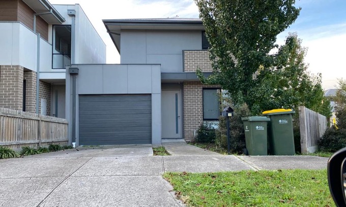 Mernda Casa | 3Beds-Whole House-Ramez Street-MERNDA