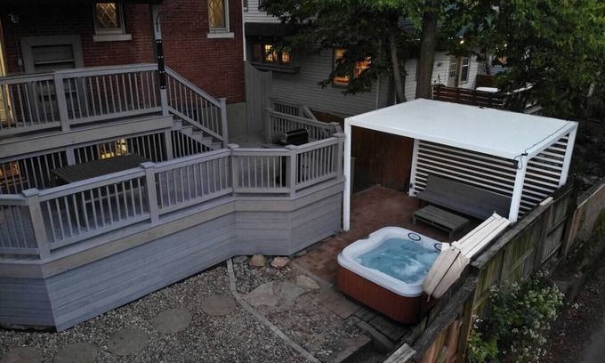 Tyler Park Casa | 3BR/1.5BA Home w/ Relaxing HOT TUB in Popular Area