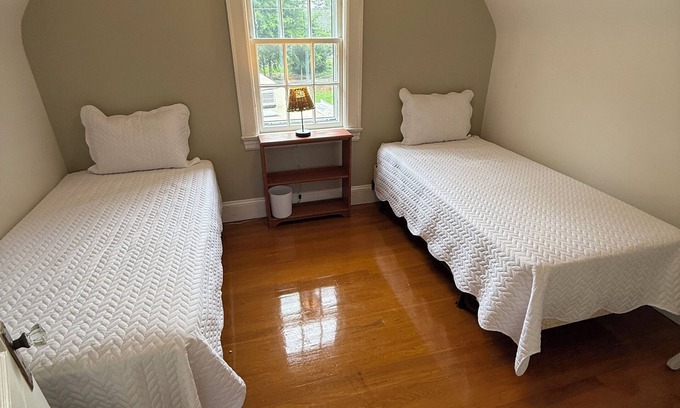 Martinsville Cabaña | 3BR/2BA Cottage Sleeps 6 Short Walk to Smith River – Martinsville