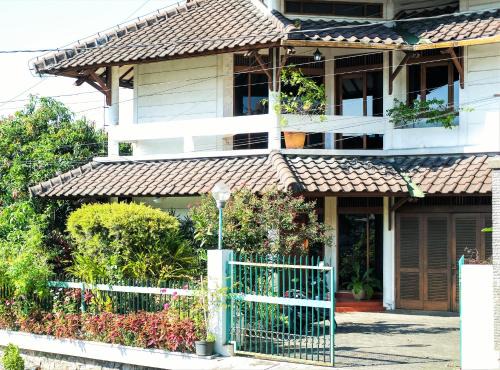 Sukajadi Casa | 3BR AC Rumah Liburan Pasteur Bandung