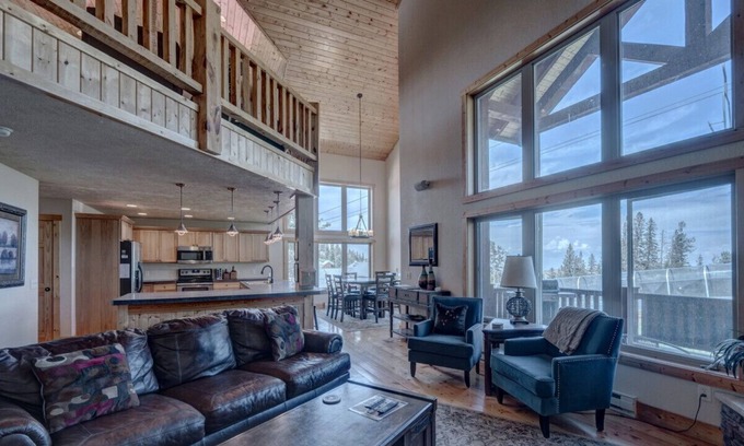 Lead Chalet De Esquí | 3BR Avalanche Chalet at Terry Peak w/ Hot Tub!