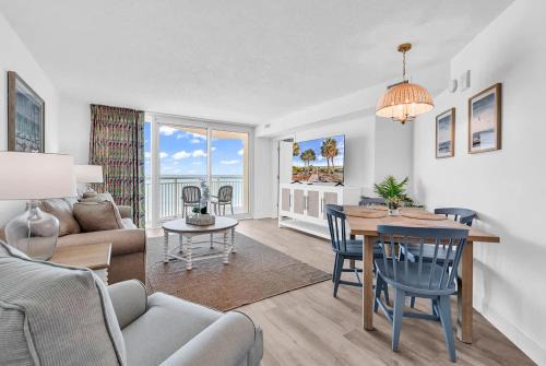 Downtown Myrtle Beach Casa | 3BR Beach Gem Full Reno-Views From All Bedrooms