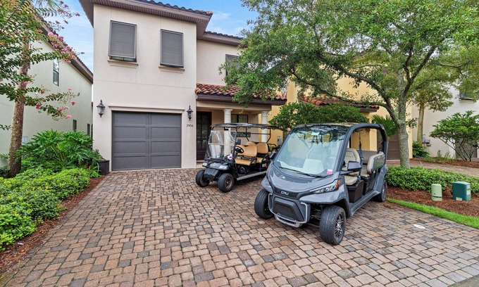 Villa Lago Casa | 3BR Beach Villa with 2- GOLF CARTS! Steps from Pool! Near Wharf. Beach Tram.