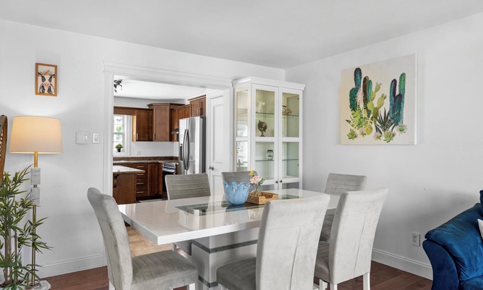 Dieppe Casa | 3BR Duplex W/ Outdoor Patio