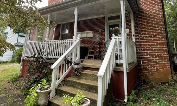 Woolen Mills Casa | 3BR Historic Downtown Hidden Gem - Family friendly!