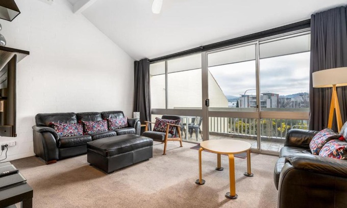 Kingston Apartamento | 3BR Loft Apt 1min to Kingston Foreshore - Hosted by Canstay