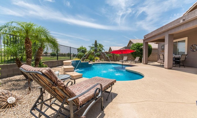 Augusta Ranch Casa | ** NUEVO ** 3BR 'Mesa Haven' con piscina climatizada y spa en el primer lote de golf