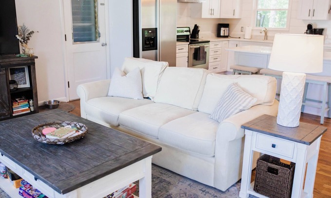 Wilmington Casa | 3BR Midtown Ranch. 15min to Wrighstville & Downtown