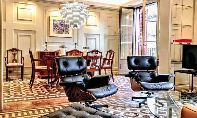 Dreta de l'Eixample Apartamento | 3br Modernist Pg de Gràcia high ceilings - Dandi