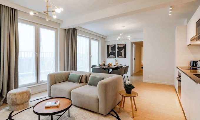 Plasky Apartamento | 3BR NATO & EU Apartment - FreeLuggage Room