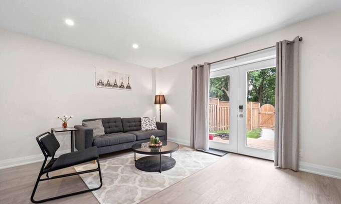 Rosemount Casa | 3BR Spacious and Peaceful Home in Kitchener