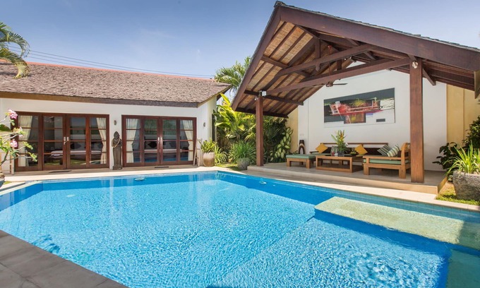 Nakula Villa | Villa de 3 dormitorios en el corazón de Seminyak;