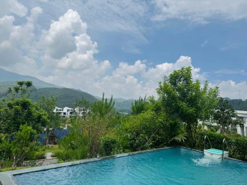 Luong Son Villa | 3BR Villa with private pool - Biệt thự 3 phòng ngủ có bể bơi riêng - Ivory Hoà Bình