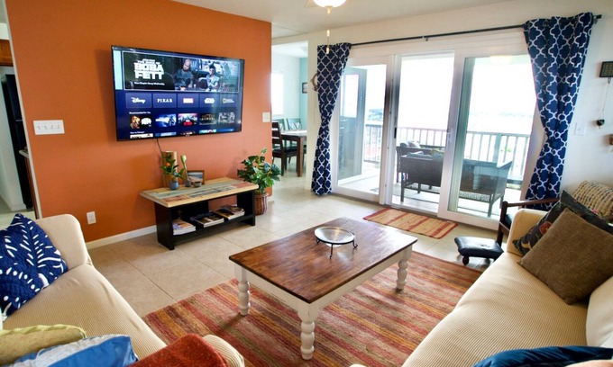 Foster Village Casa | 3br w/ Gorgeous Pearl Harbor View- 30 days minimum