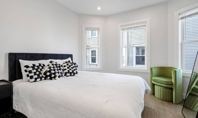 East Somerville Apartamento | 3BR2Bth MIT/Harvard/TD Garden/BOS/2 Parking Spaces