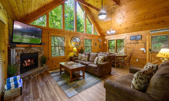 Black Bear Falls Cabina | Listado regresivo, Nueva administración, Reserve ahora