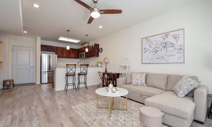 Katy Condominio | 3L | Lifestyle Center Living| Spacious Gated Condo Home