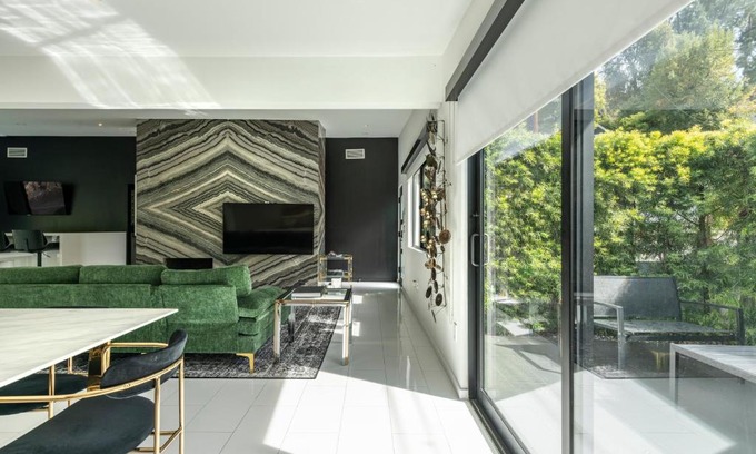 Hollywood Dell Casa | $3M Modern Hollywood New Construction Villa Oasis