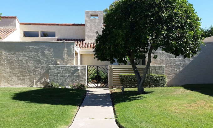 Rancho Mirage Condominio | TERCER FERROCARRIL DE DINAH SHORE - Reserve su escapada en el desierto