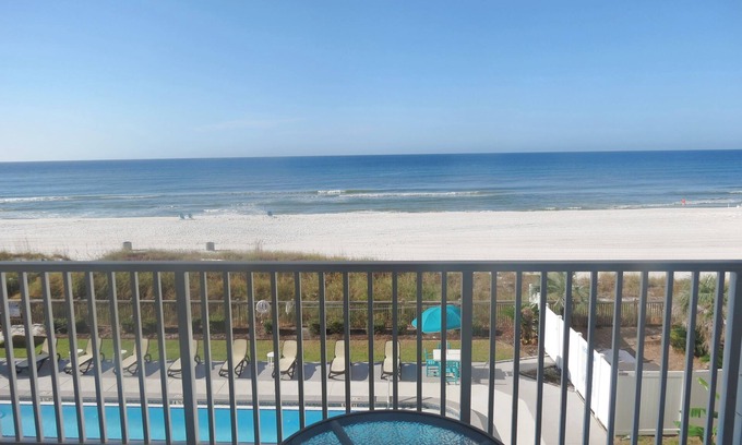 Crescent Beach Condominio | 3rd floor, 2 QBs in master w/ attached FB, 2nd FB, Q sleeper sofa in living room