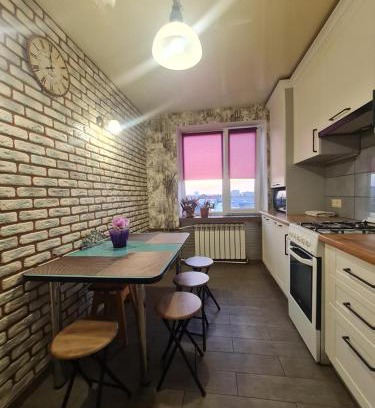 Lutsk Apartamento | 4 Кімнатні Апартаменти в Центрі, вул Незалежності, 5
