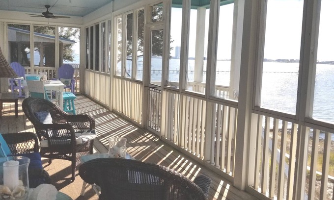 Gulf Shores Casa | Gran casa w / proyectado porche no querrá salir! Reserva ahora para el próximo verano