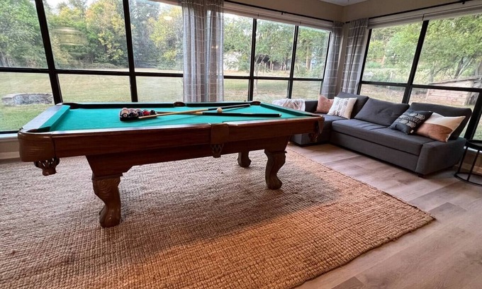 Tyler Otro | 4.5 acre property in town! Best of both worlds