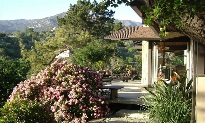 Mission Canyon Casa | $ 4,400. 00 / mes - ¡Casa de cristal de los amantes de la naturaleza con vistas ilimitadas!