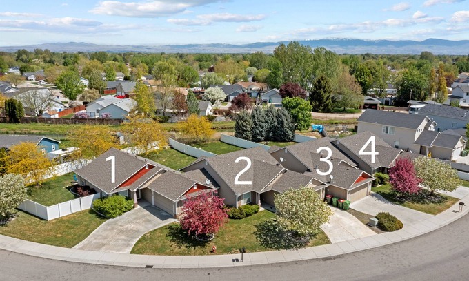 Meridian Casa | 4 Adjacent Homes | Great for Families | Sleeps 32!