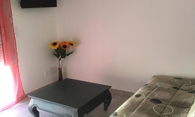 Saint-Jean-Lasseille Apartamento | 4 apartamentos en villa en el campo tranquilo con piscina, cerca del mar