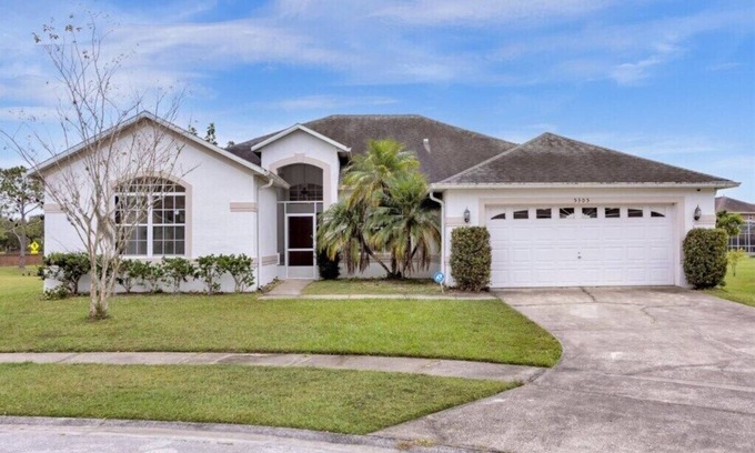 Crescent Lakes Casa | 4 Bathrooms/ 3 Bathrooms/ Cresent Lakes (5305 CV)
