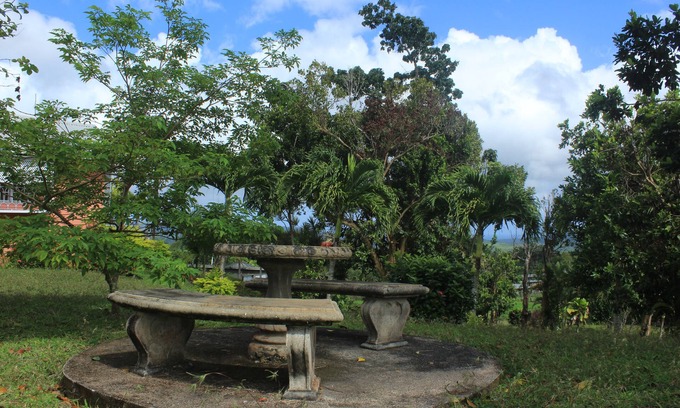 Port Maria Casa | 4 BD / 3 1/2 BA Farmhouse ~ Ubicado en las frescas colinas de St. Mary, Jamaica