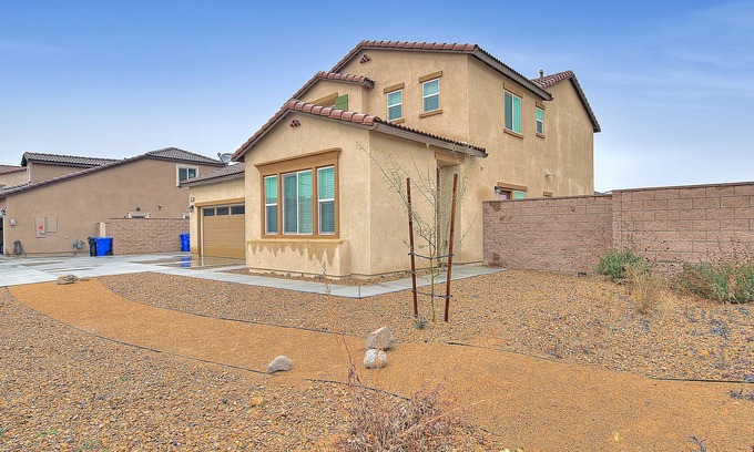 Victorville Casa | 4 BD Beautiful House