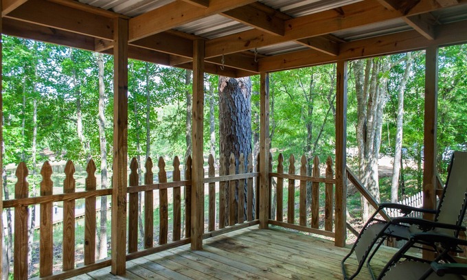 Ramer Casa | 4 bd rm, 2bth modular, feat. full ktch, private deck & grill at Kick Back Ranch.