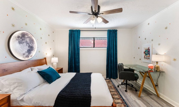 Greater Third Ward Casa | 4 Bd Stylish Home by UofH & TSU 5 Min to Downtown!